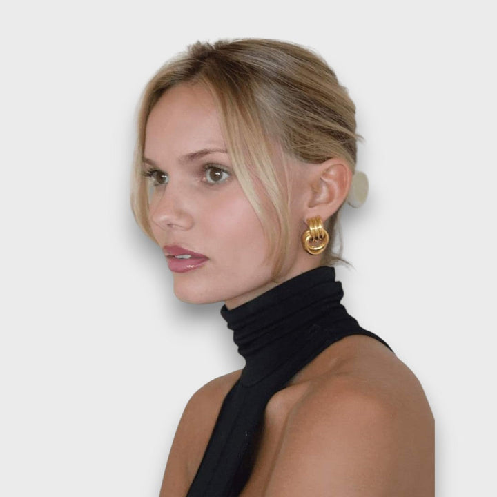 NELA™|ORECCHINI A NODO FILIGRANA IN OTTONE DORATO