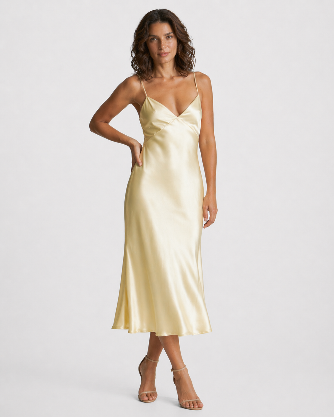 LIVIA™|VESTITO MIDI SATINATO CON SPALLINE SOTTILI